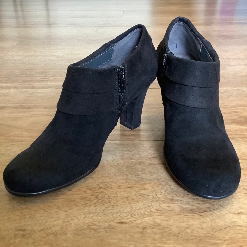 Aerosoles Heel Rest Booties Black Suede